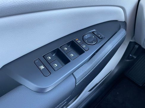 New 2026 Kia Sportage EX w/ EX Panorama Roof Package image 12