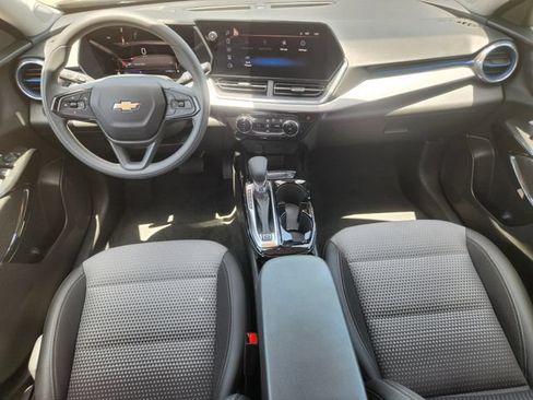 Used 2024 Chevrolet Trax LT FWD image 26