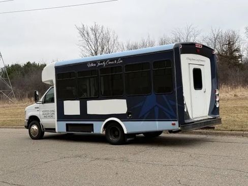 Used 2013 Ford E-350 and Econoline 350 Super Duty w/ Shuttle Bus Prep Pkg image 17