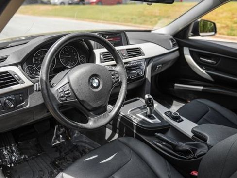Used 2018 BMW 320i xDrive Sedan AWD/4WD image 22