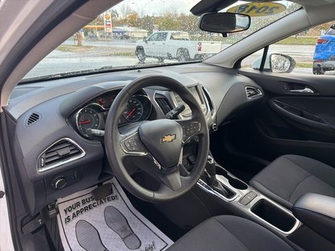 Used 2018 Chevrolet Cruze LT image 22