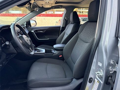 Used 2024 Toyota RAV4 XLE w/ Convenience Package image 27