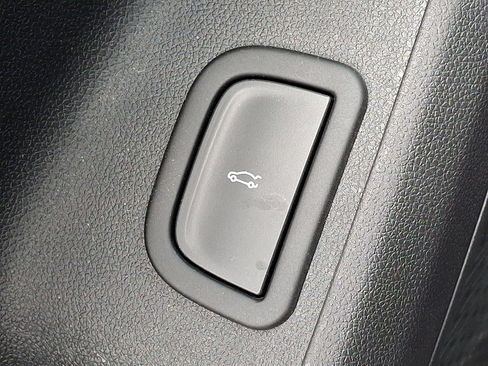 Certified 2025 Chevrolet Traverse LT image 26