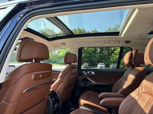 Certified 2025 BMW X7 M60i AWD/4WD image 25
