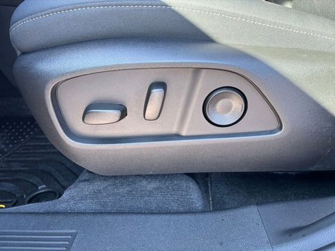 Used 2026 Chevrolet Equinox LT w/ Convenience Package II image 15