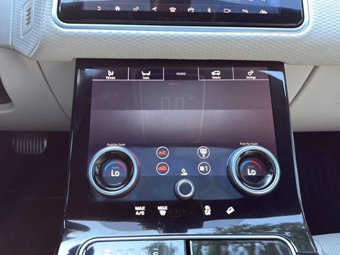 Used 2020 Land Rover Range Rover Velar R-Dynamic S AWD/4WD image 34