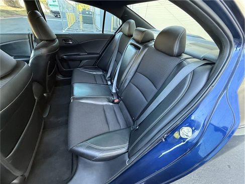 Used 2017 Honda Accord Sport image 21