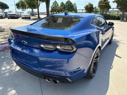 Used 2021 Chevrolet Camaro SS RWD image 3