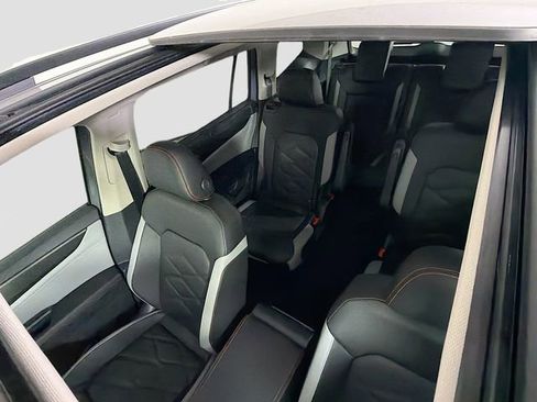 New 2026 Volkswagen Atlas Peak Edition AWD/4WD image 14