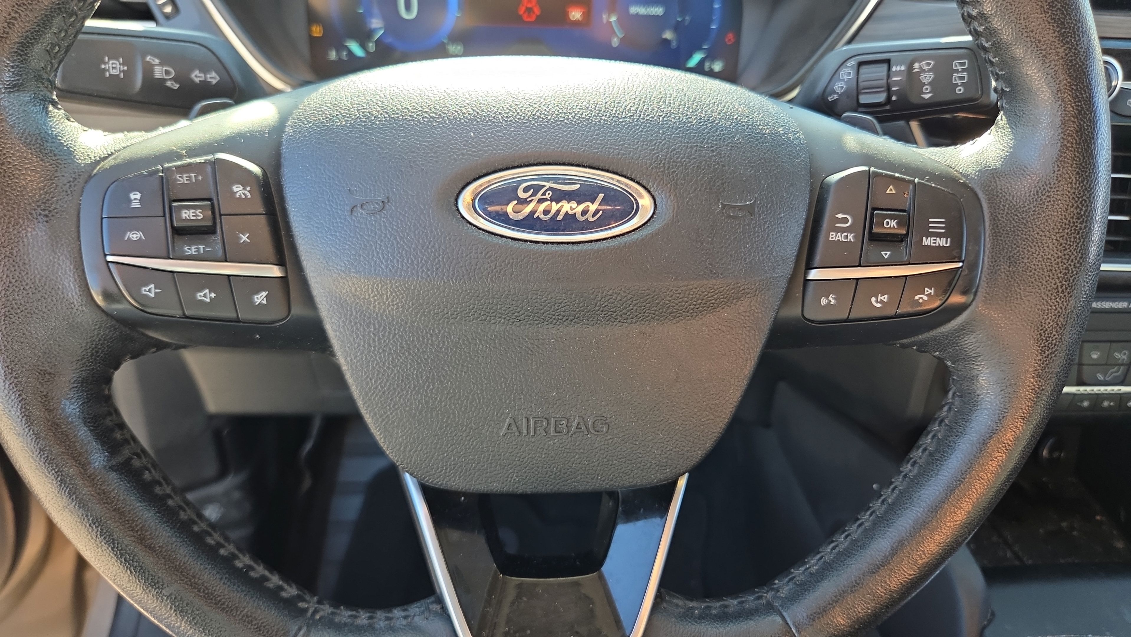 Used 2020 Ford Escape Titanium AWD/4WD image 27