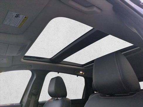 Used 2025 MAZDA CX-70 Plug-In Hybrid w/ Premium Pkg AWD/4WD image 16