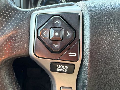 Used 2018 Toyota 4Runner SR5 AWD/4WD image 13