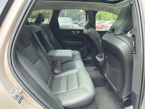 Certified 2025 Volvo XC60 B5 Plus AWD/4WD image 21