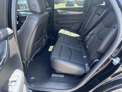 New 2025 Cadillac XT5 Luxury image 13