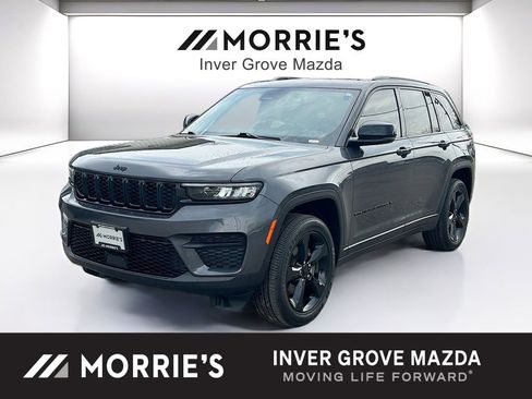 Used 2022 Jeep Grand Cherokee Altitude image 1