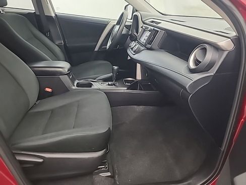 Used 2018 Toyota RAV4 LE AWD/4WD image 14