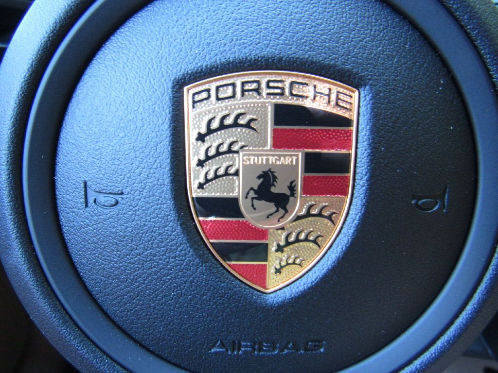 Certified 2026 Porsche Macan AWD/4WD image 36
