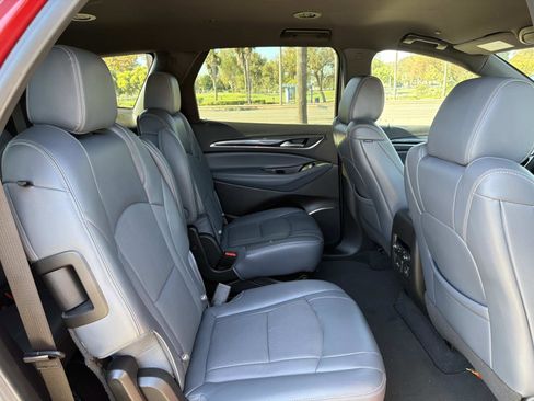 Used 2024 Buick Enclave Premium image 27