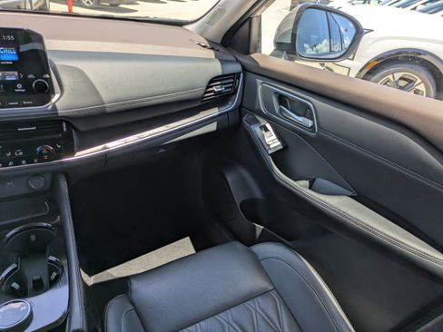 Used 2022 Nissan Rogue Platinum w/ Head-Up Display Package AWD/4WD image 16