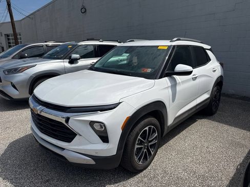 Used 2026 Chevrolet TrailBlazer LT FWD image 3