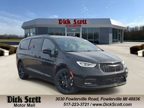 New 2026 Chrysler Pacifica Select w/ S Appearance Package FWD image 1