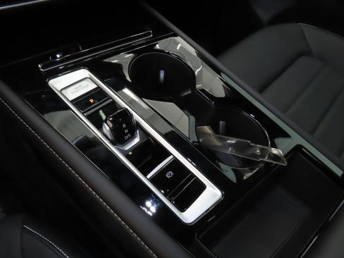 New 2026 Volkswagen Atlas Cross Sport SEL image 17