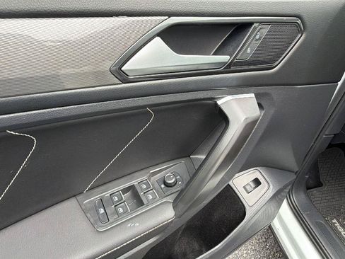 Used 2022 Volkswagen Tiguan SE FWD image 15