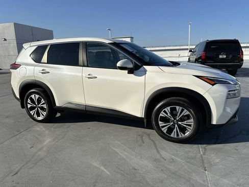 Used 2023 Nissan Rogue SV image 38