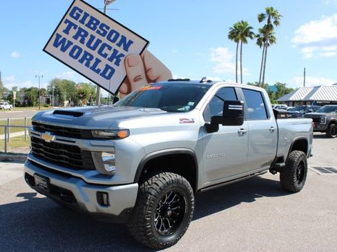 Used 2024 Chevrolet Silverado 2500 LT AWD/4WD image 1
