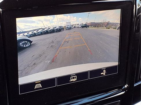 Used 2023 Chevrolet Traverse LT AWD/4WD image 19