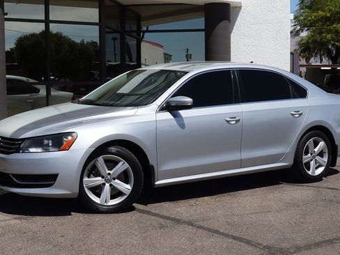 Used 2015 Volkswagen Passat 1.8T SE image 3