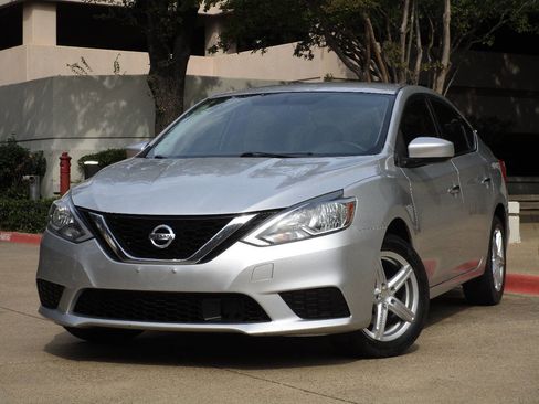 Used 2019 Nissan Sentra SV image 1