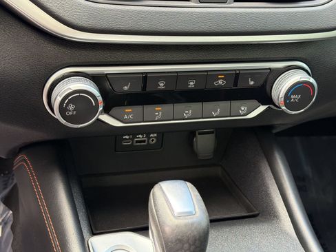 Used 2020 Nissan Altima 2.5 SR w/ Premium Package FWD image 18