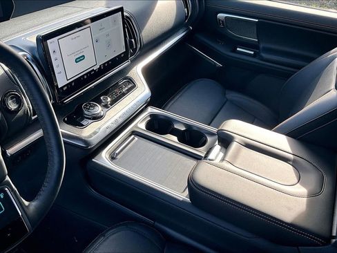 New 2026 Ford Expedition Tremor image 8