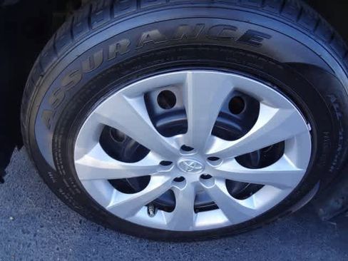 Used 2021 Toyota Corolla LE image 13