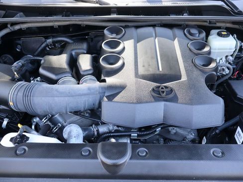 Used 2018 Toyota 4Runner SR5 Premium AWD/4WD image 42