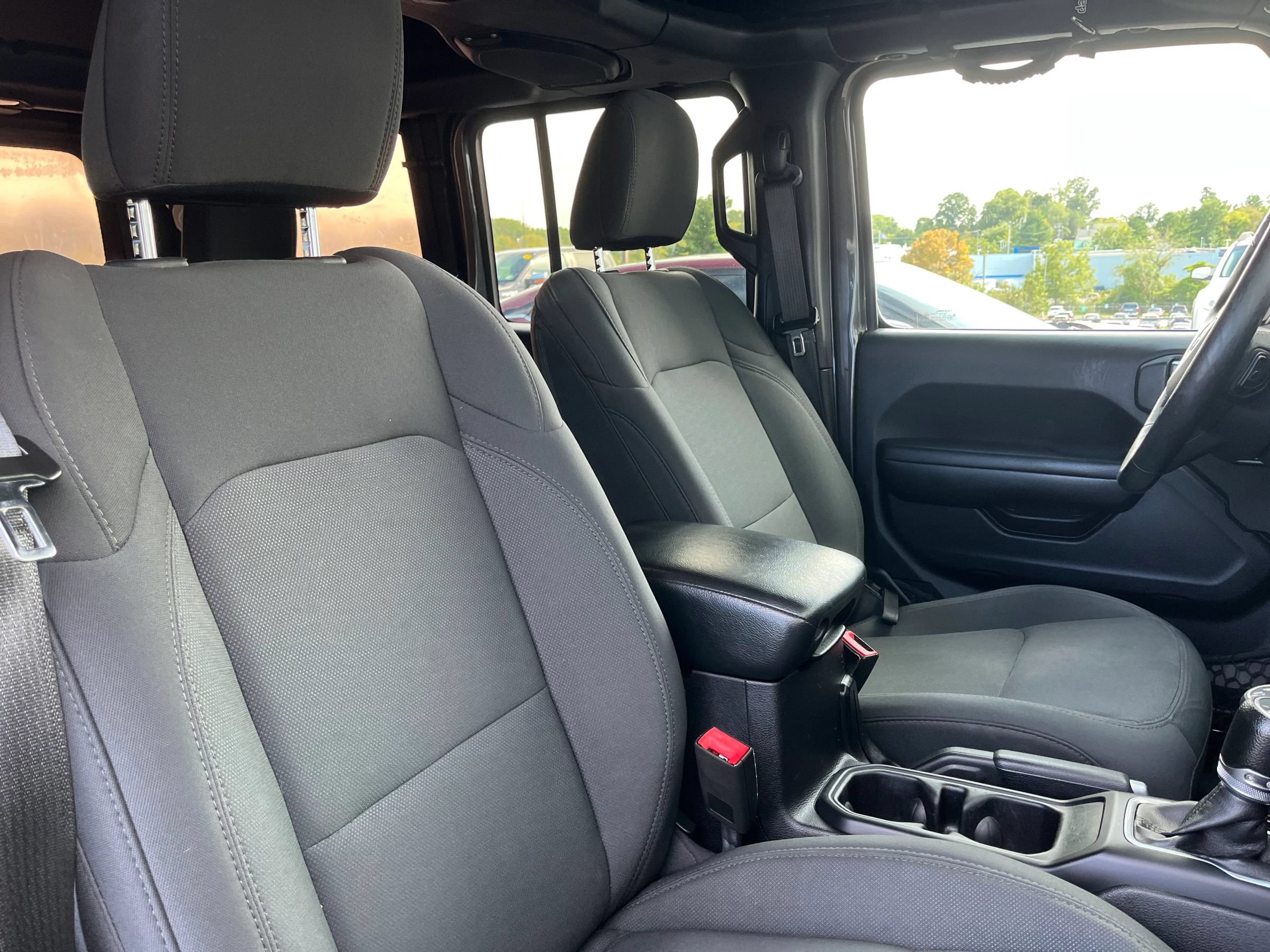 Used 2018 Jeep Wrangler Unlimited Sport S AWD/4WD image 13