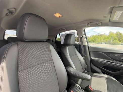 Used 2022 Buick Encore Preferred w/ Safety Package image 14