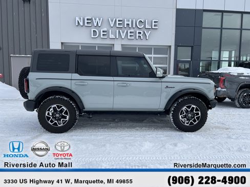 Used 2024 Ford Bronco Outer Banks image 10