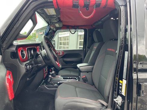 Used 2021 Jeep Gladiator Rubicon w/ Cold Weather Group AWD/4WD image 9