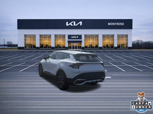 Used 2025 Kia Sportage EX FWD image 8