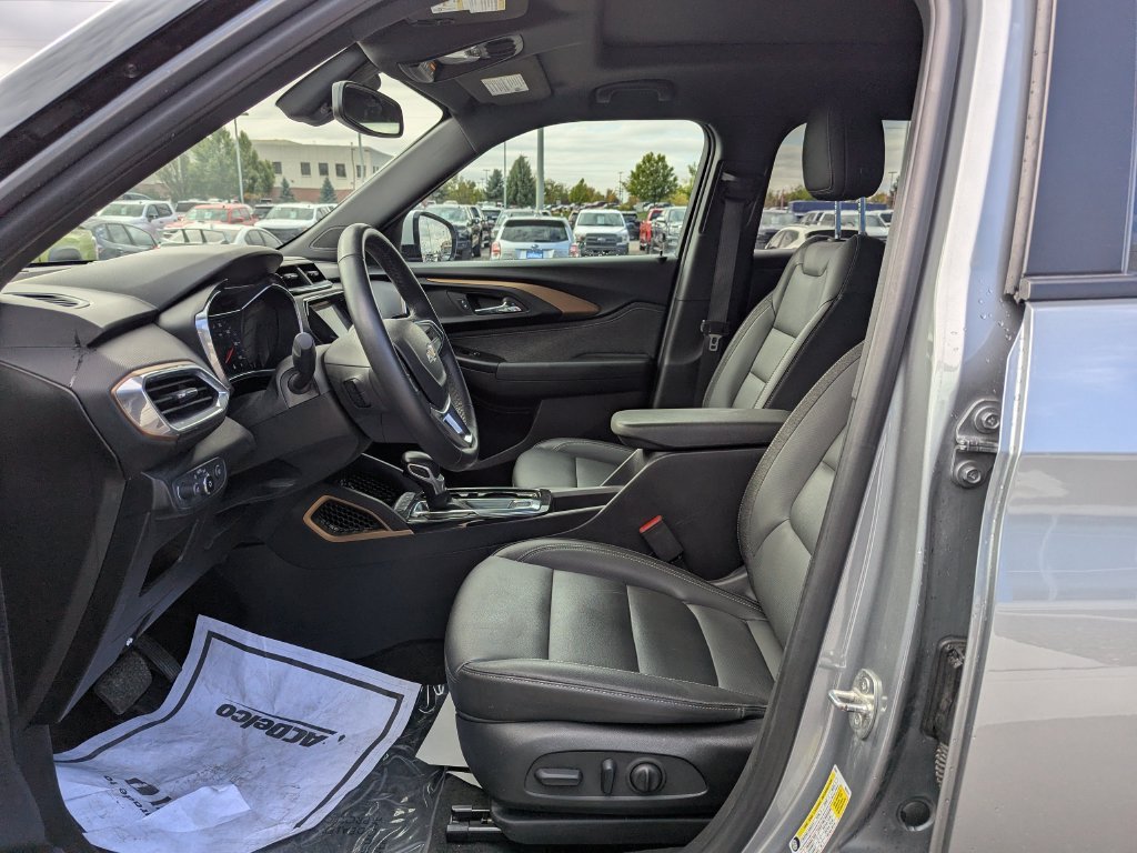 Used 2023 Chevrolet TrailBlazer ACTIV w/ Sun and Liftgate Package FWD image 12
