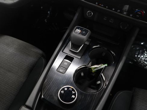 Used 2021 Nissan Rogue S image 18