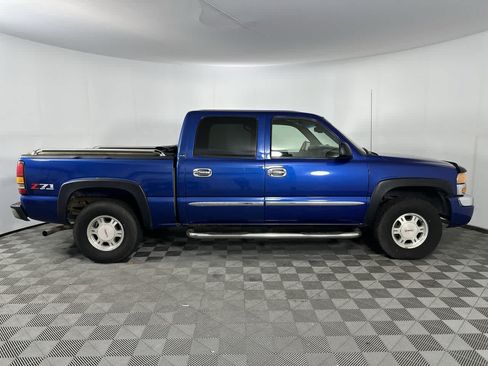 Used 2004 GMC Sierra 1500 SLE w/ Off-Road Package AWD/4WD image 9