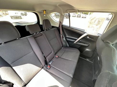 Used 2018 Toyota RAV4 XLE FWD image 24