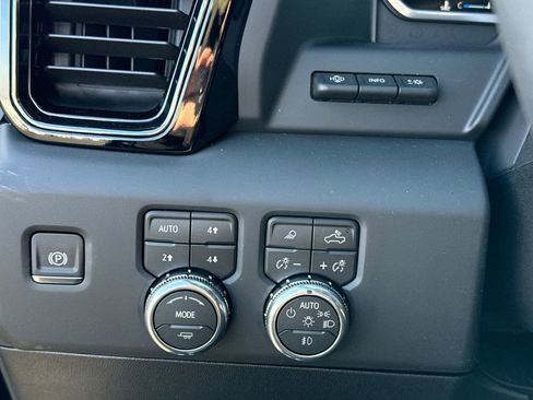 New 2026 GMC Sierra 2500 AT4X image 21