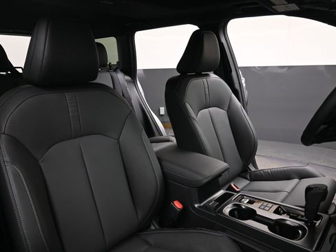 New 2026 Subaru Outback Touring XT image 13