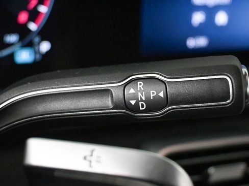 Certified 2025 Mercedes-Benz GLE 450e 4MATIC image 17