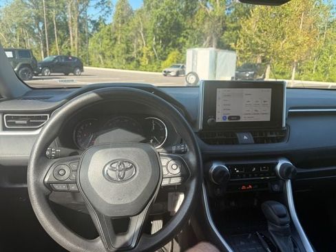 Used 2025 Toyota RAV4 LE AWD/4WD image 2