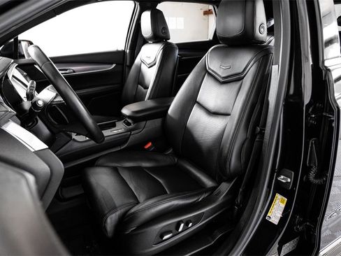 Used 2017 Cadillac XT5 Premium Luxury w/ Driver Assist Package image 32